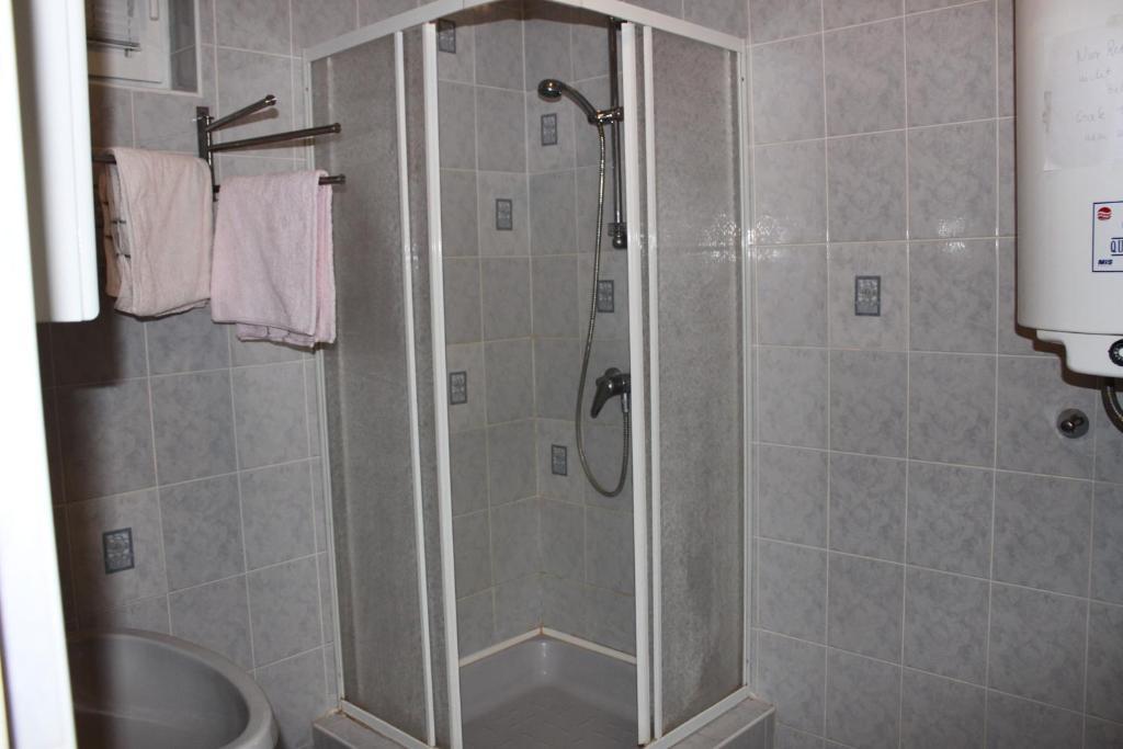 Orwa Apartmanok - Fenyofa Koez Залакарос Стая снимка