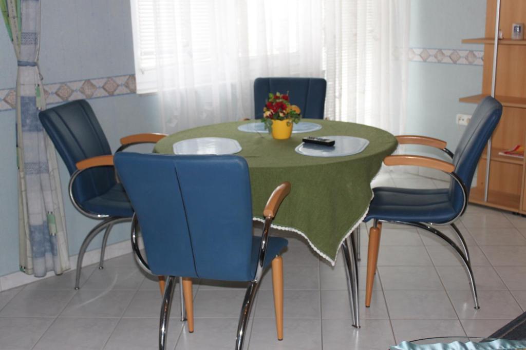 Orwa Apartmanok - Fenyofa Koez Залакарос Стая снимка